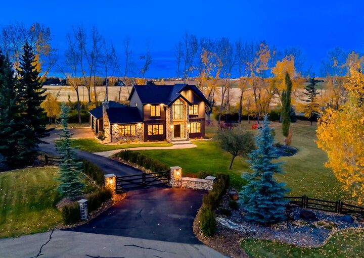 Property Photo:  3 Gracewood Grove  AB T2P 2G5 