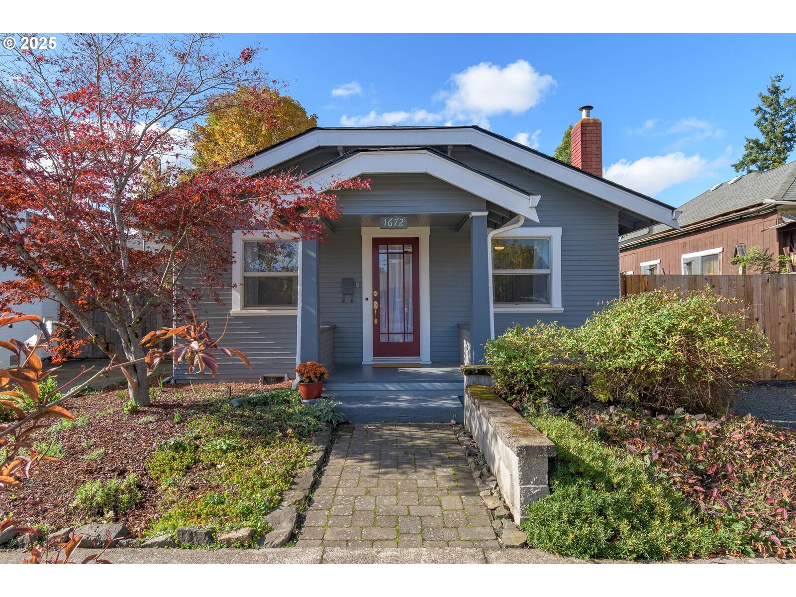 Property Photo:  1672 Lawrence St  OR 97401 