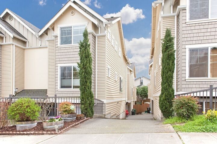 Property Photo: 1027 NE 123rd Street A WA 98125