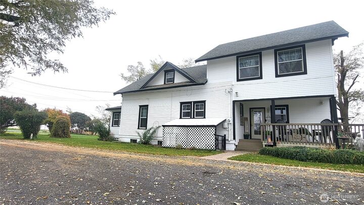 Property Photo: 1113 S County Road WA 98857