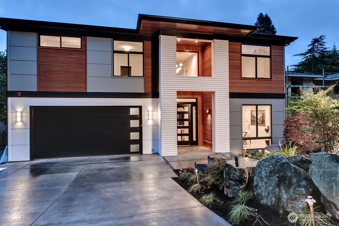 Property Photo: 7002 93rd Avenue SE WA 98040