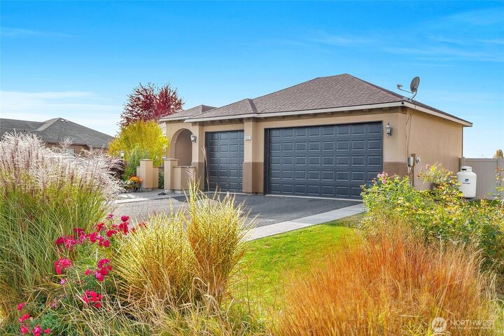 Property Photo:  3052 NE Rd H  WA 98837 