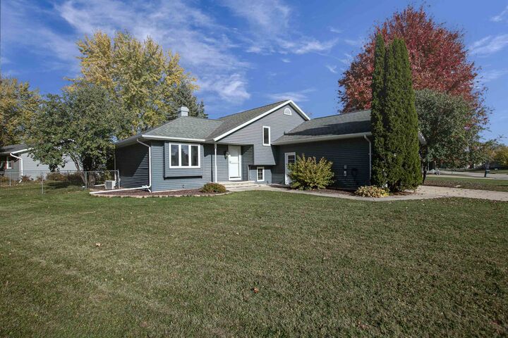 4726 W Periwinkle Court  Appleton WI 54914-8510 photo