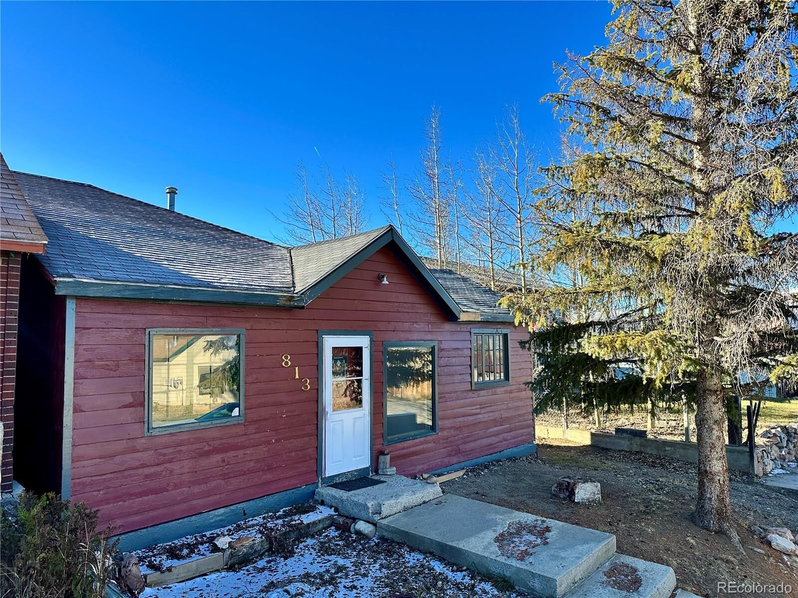 Property Photo:  813 E 6th Street  CO 80461 