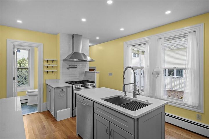 20 Dewey Street  Providence RI 02909 photo