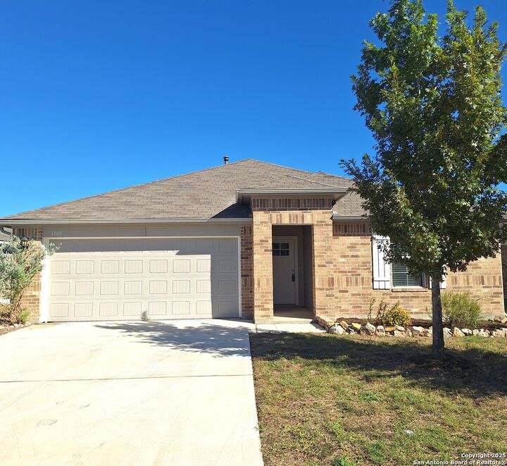 1305 Almond  Seguin TX 78155 photo