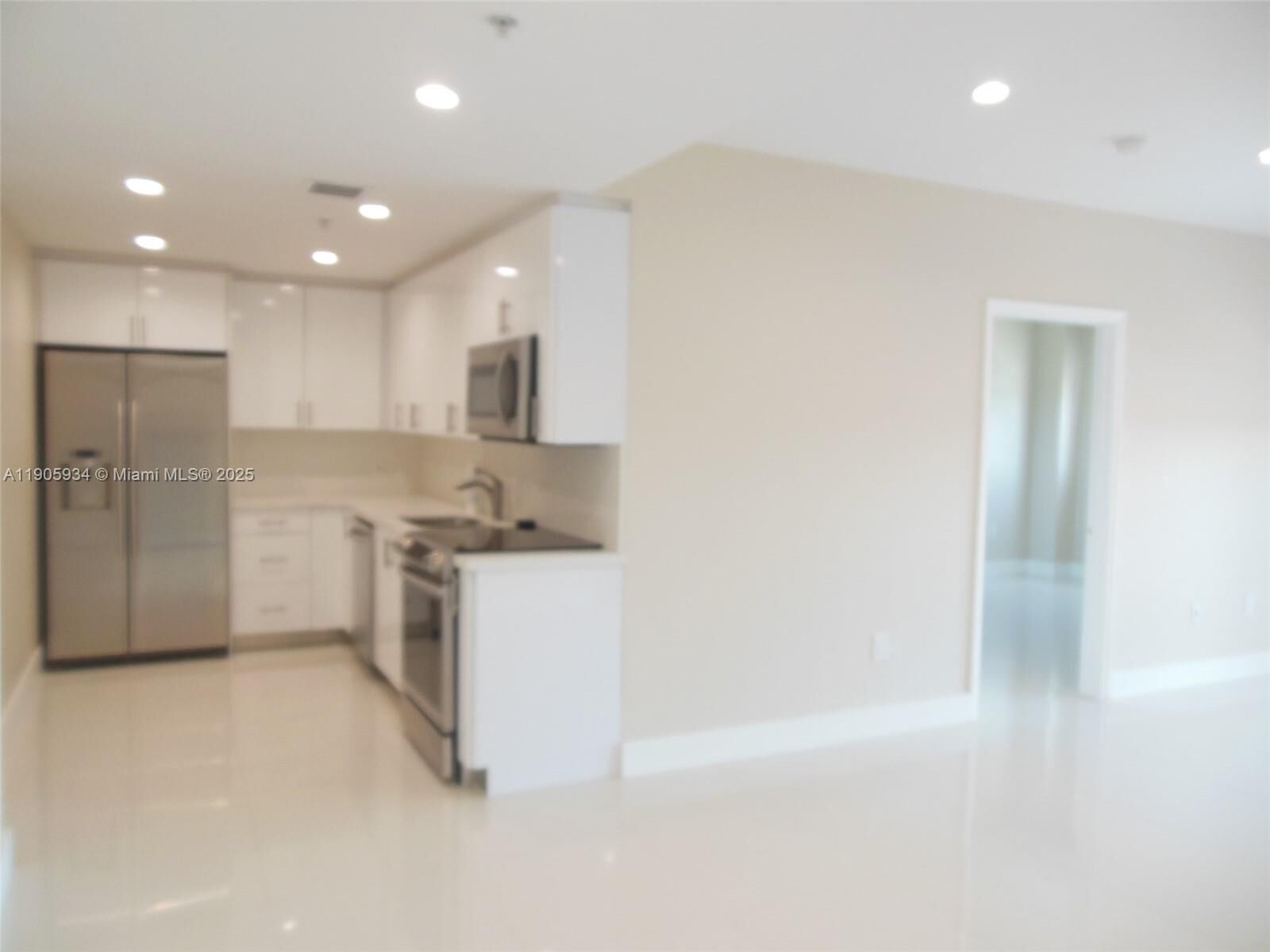 Property Photo: 2280 SW 32nd Ave 406 FL 33145
