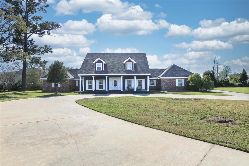 Property Photo:  7 Little Drive  LA 70605 