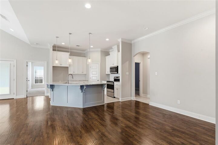 Property Photo:  1325 S Robinwood Drive S  LA 70611 