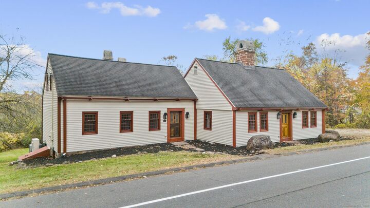 Property Photo:  1460 Meriden Avenue  CT 06489 