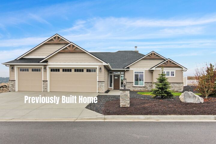 44 E Center Ln  Spokane WA 99208 photo