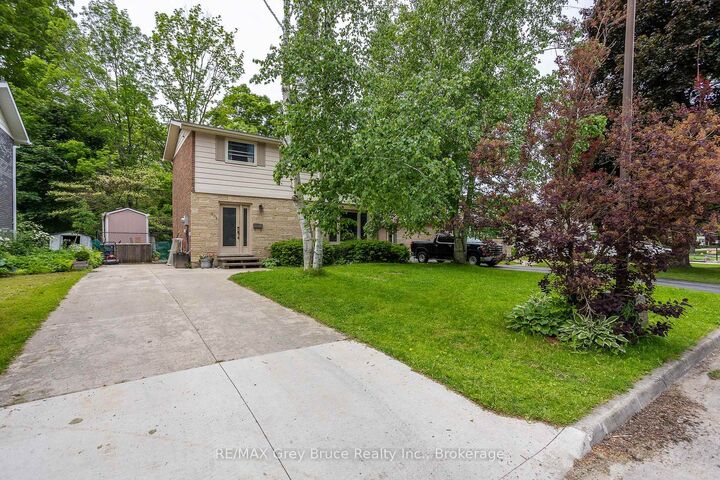 Property Photo:  206 6th Avenue E  ON N4K 2T3