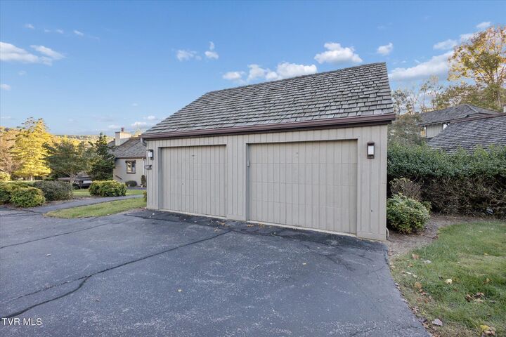 Property Photo:  137 Columbine Rd Road  TN 37660 