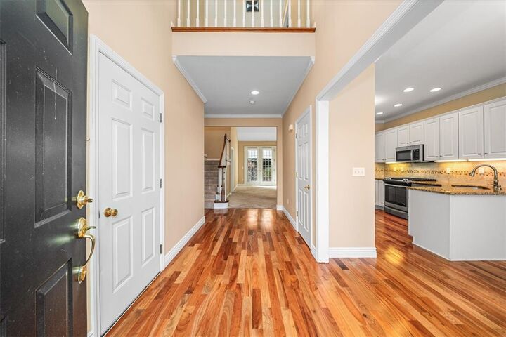 Property Photo: 507 E Vanderbilt Dr PA 16046