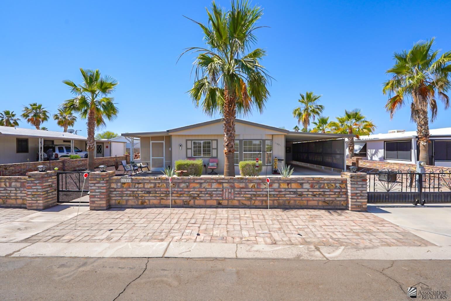 Property Photo: 11391 E 38 Pl AZ 85367