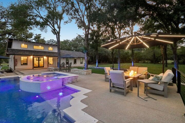 Property Photo:  707 Harbor Drive  TX 78633 