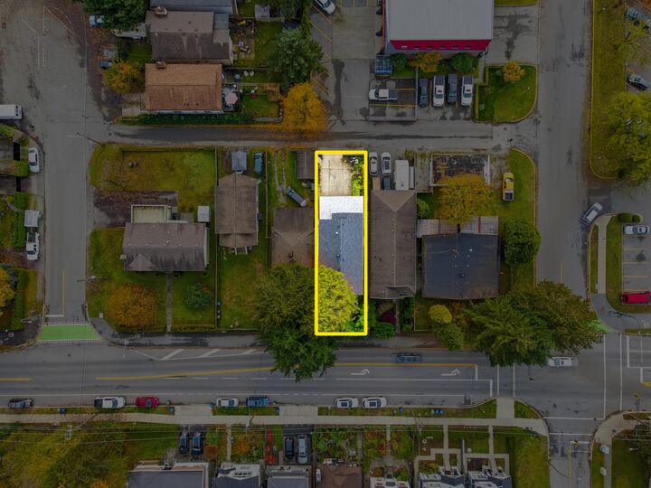 Property Photo: 1376 Prairie Avenue BC V3B 1T2