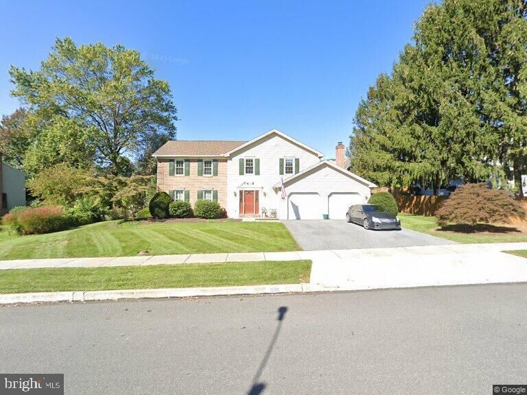 Property Photo:  909 Kent Drive  PA 17050 