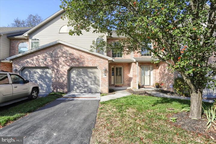 Property Photo: 221 W Locust Street PA 17025