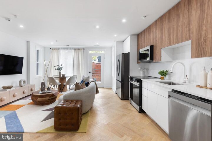 Property Photo: 1124 Florida NE 303 DC 20002