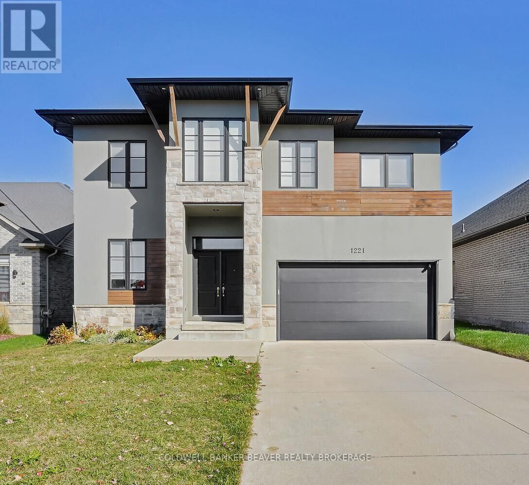 Property Photo:  1221 Eagletrace Court  ON N6G 0K8 