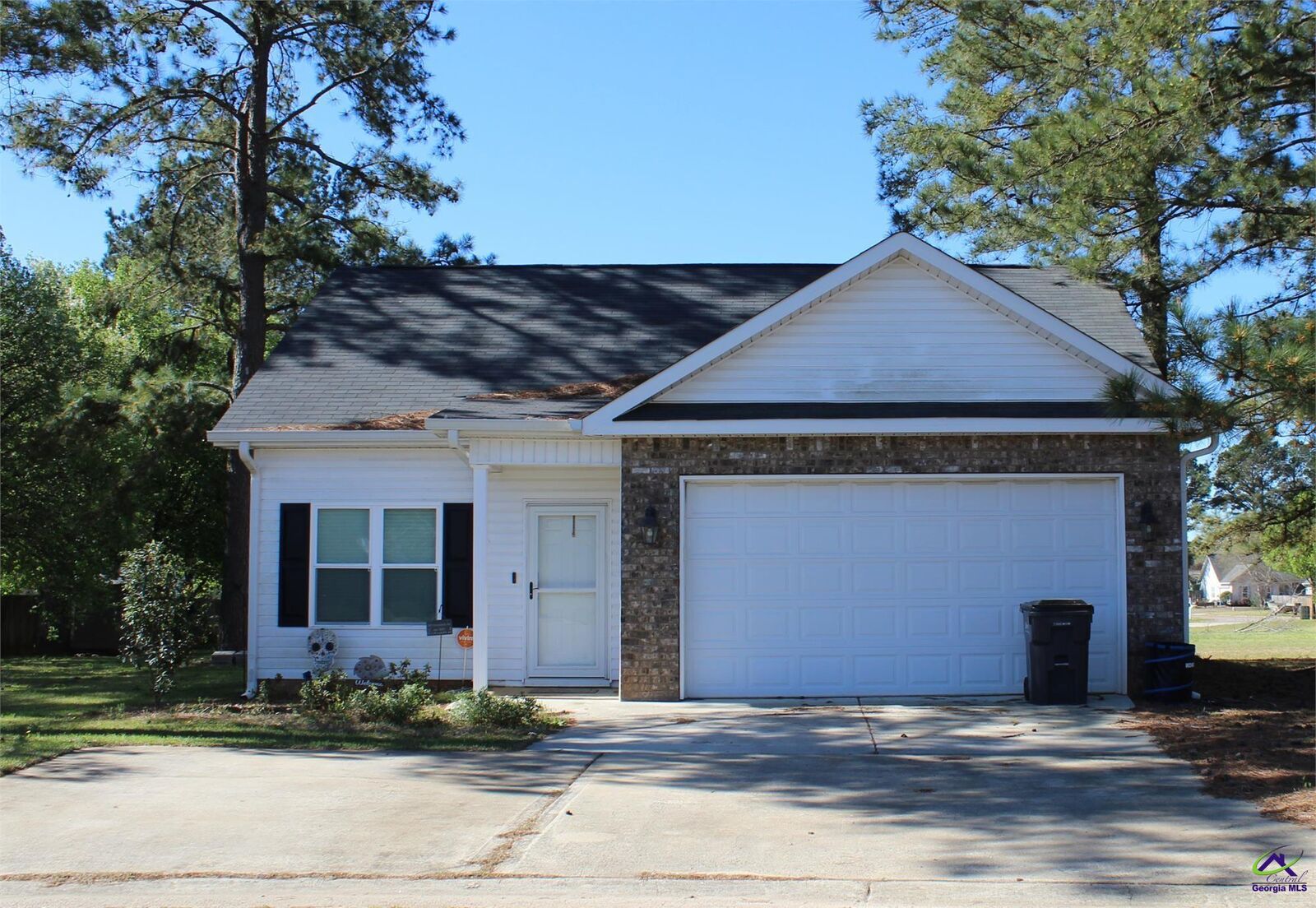 Property Photo: 207 Greylock Drive GA 31069