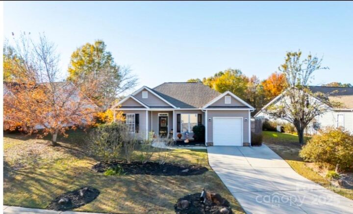 Property Photo: 1175 Steele Meadows Drive SC 29715