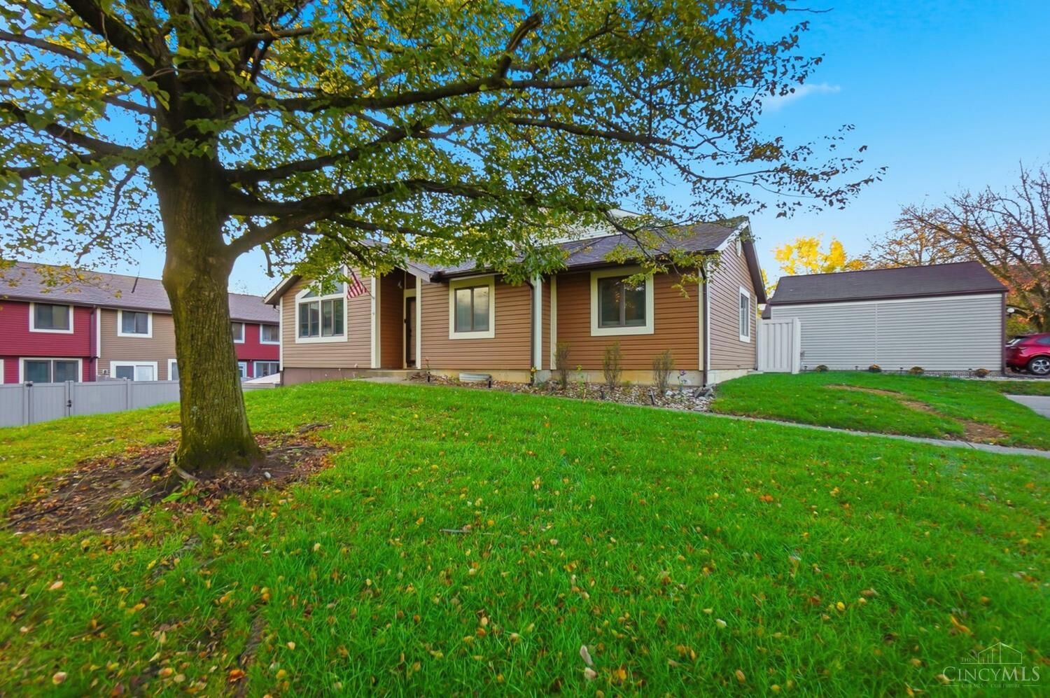 Property Photo:  6042 Cinnamon Tree Court  OH 45322 