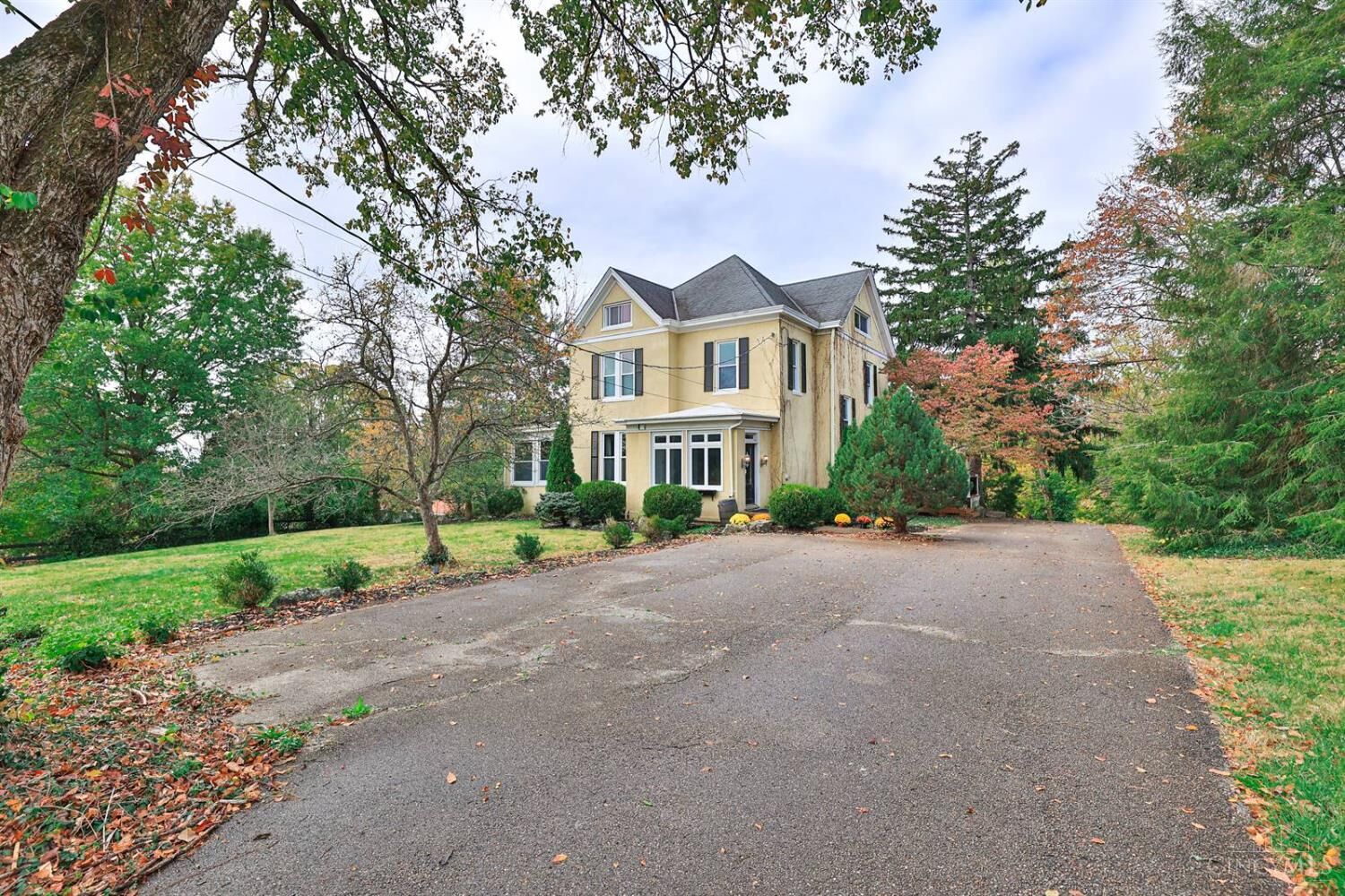 Property Photo:  269 Compton Road  OH 45215 