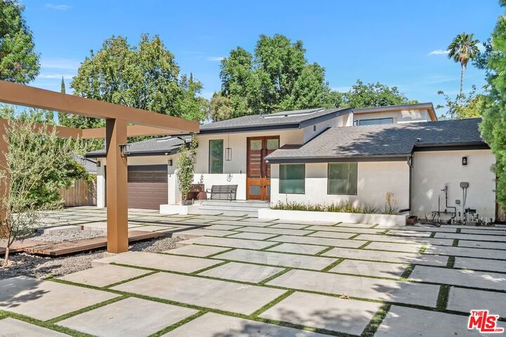 Property Photo:  5922 Oakdale Ave  CA 91367