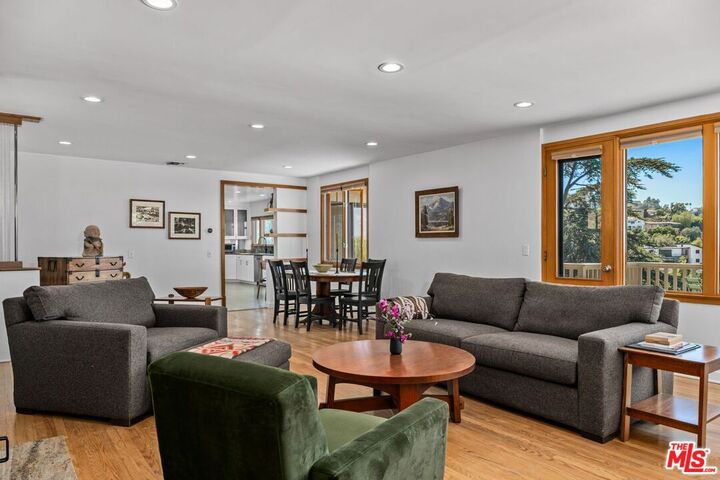 Property Photo:  13201 Cheltenham Dr  CA 91423 