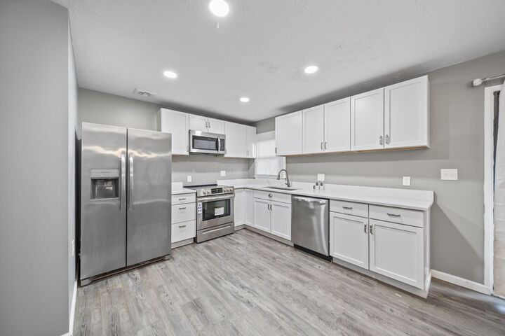 Property Photo: 746 Lancaster Avenue OH 43068