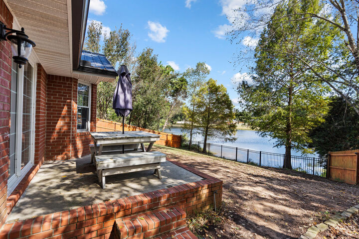 Property Photo: 2852 Atoka Trail FL 32539