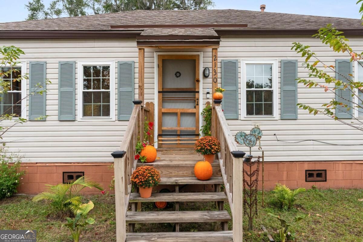 Property Photo: 2130 Hanson Street GA 31404