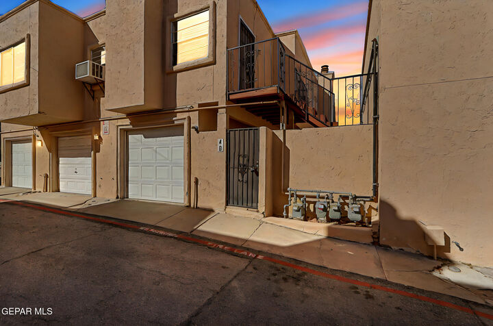 Property Photo: 2520 San Jose Avenue 4D TX 79930