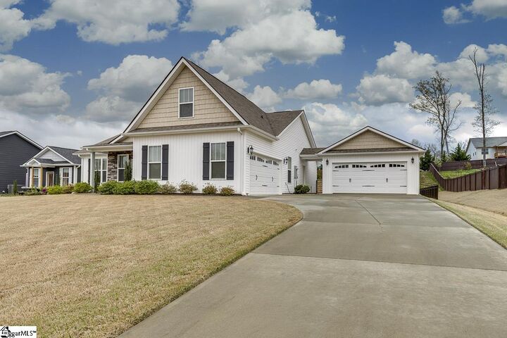 Property Photo: 9 Judge Looper Court SC 29690