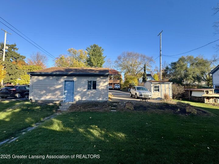 Property Photo: 317 E Elm Street MI 48854