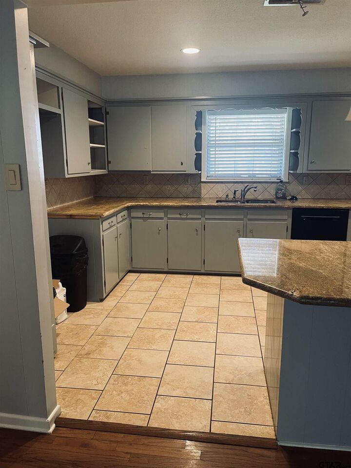 Property Photo: 600 N Johnson TX 75773