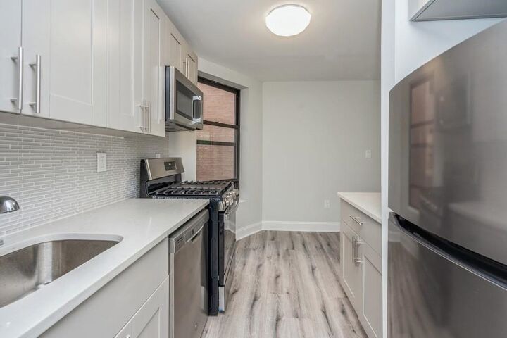 Property Photo:  269 Varick St 3A  NJ 07302 