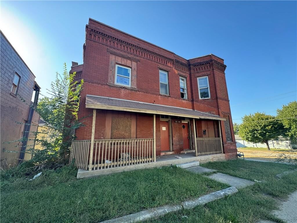 Property Photo: 1104 N 18th Street MO 64501