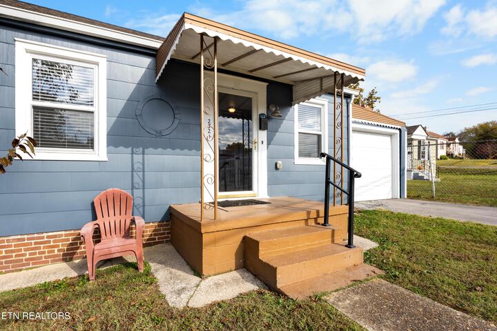 Property Photo:  2321 Coker Ave  TN 37917 