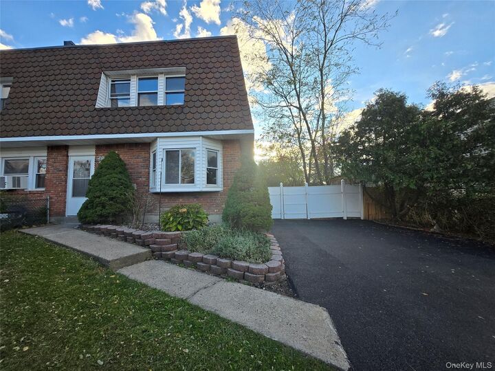 114 Sarah Lane  Middletown NY 10941 photo