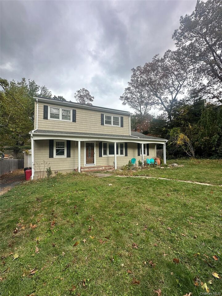 Property Photo:  9 Phoenix Road  NY 11778 