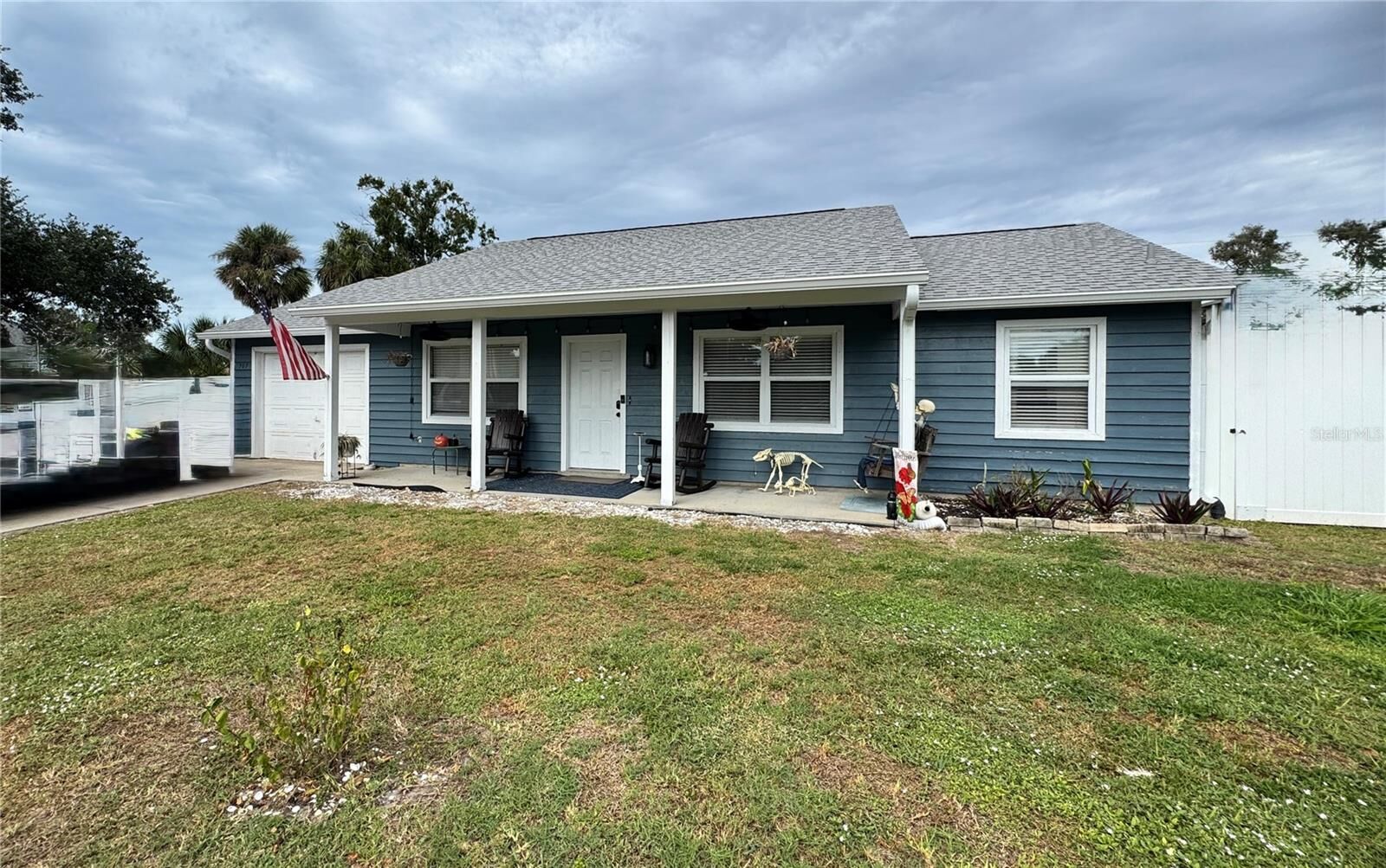 Property Photo:  707 E Baffin Drive  FL 34293 