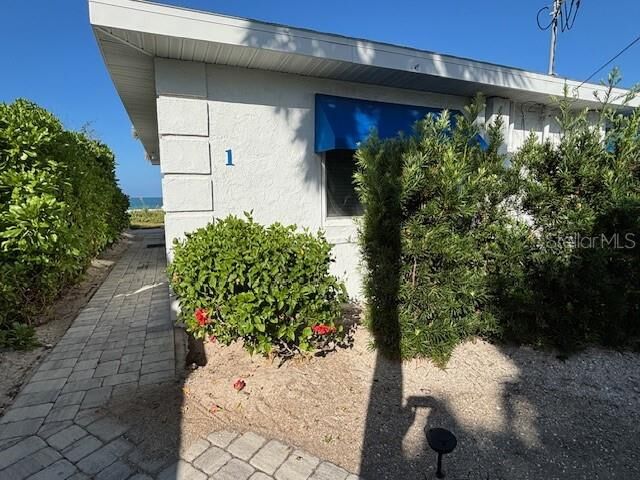 Property Photo:  427 Casey Key Road 1  FL 34275