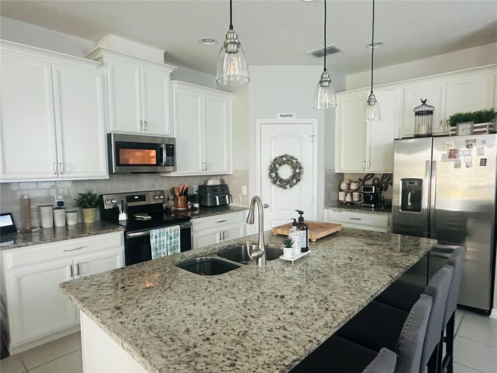 Property Photo: 1341 Clear Brook Place FL 34772