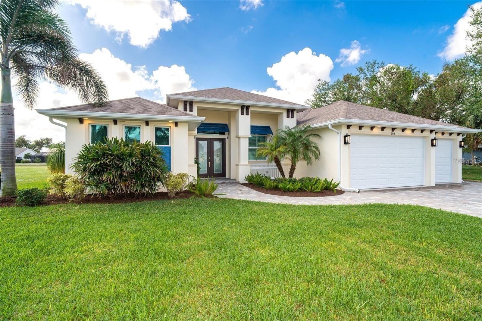 Property Photo: 592 Boundary Boulevard FL 33947