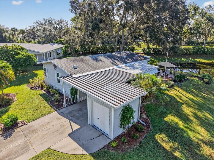 Property Photo: 5140 Desoto Way FL 34748