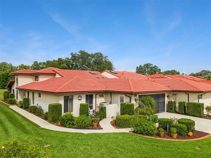 Property Photo:  2697 Clubhouse Drive  FL 33898 