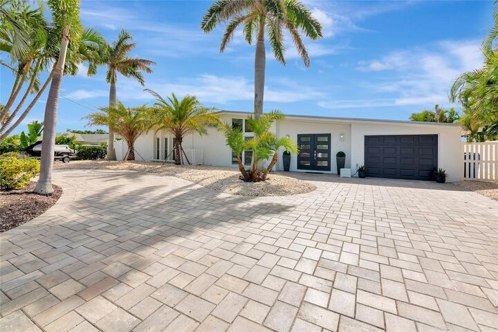 Property Photo:  9923 Spoonbill Road E  FL 34209